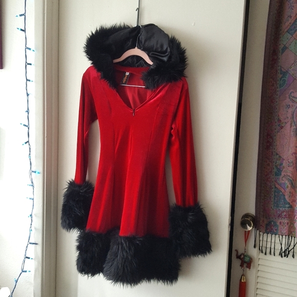 J Valentine Dresses & Skirts - 🌙J. VALENTINE Red Velvet Dress